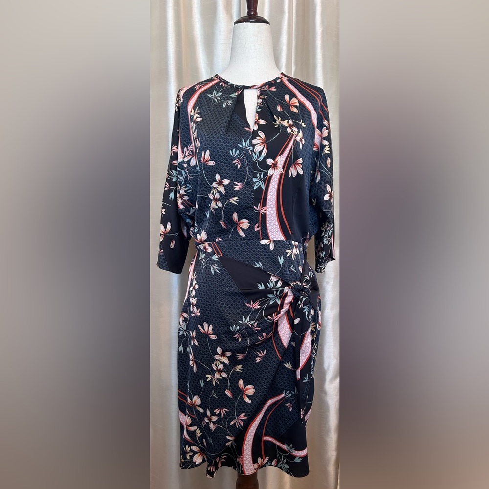 Maggy London Faux Wrap Dress Size 6 - Navy Flame Print Keyhole Detail